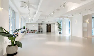 Un espace d’exception de 260 m², entièrement privatisable, au cœur du 2ᵉ arrondissement de Paris - Image 4