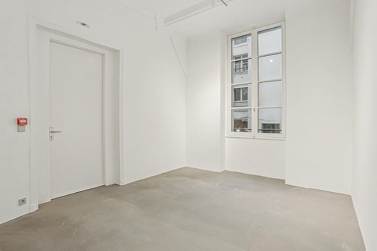 Espace showroom / �v�nement : verri�re, volume et design �pur� - Image 4