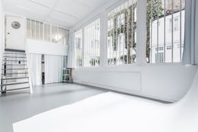 DAYLIGHT STUDIO IN CENTRAL PARIS - Image 4