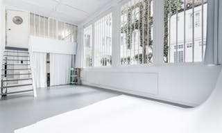 DAYLIGHT STUDIO IN CENTRAL PARIS - Image 4