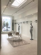 Beverly Hills Fashion Showroom/Retail Shop Space - Image 14