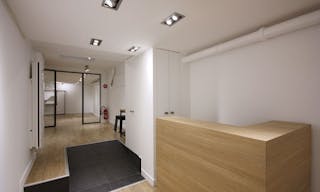 White box Pop Up Boutique Rue Debelleyme - Image 5