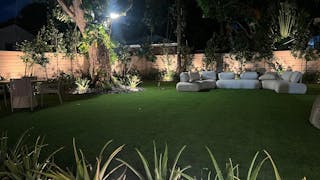 Beautifully Landscaped Backyard at Luxurious MedSpa - Design District - WiFi and Built-in Sound System - Image 7