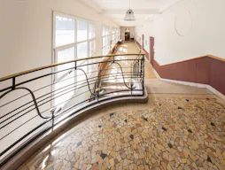 Batiment Institutionnel - Image 1