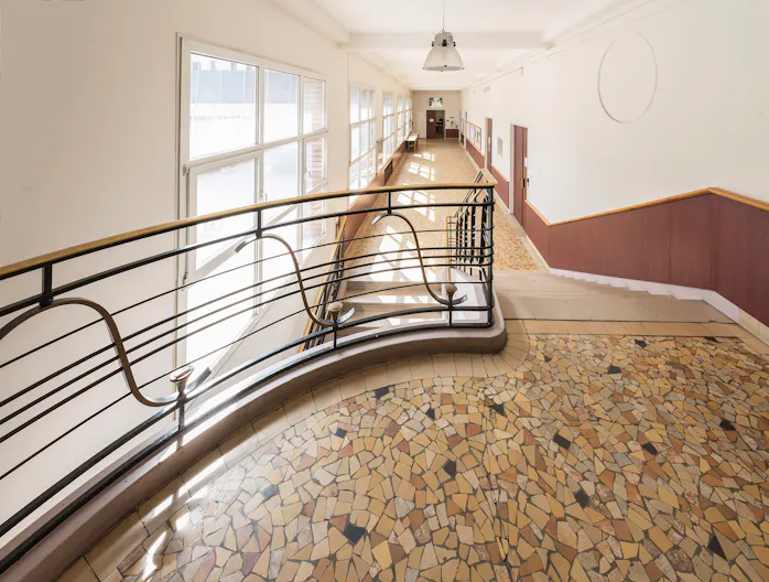Batiment Institutionnel - Image 1