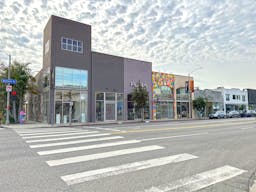 Pop-Up Space on Melrose Avenue - Image 8