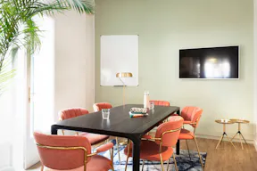 Magnifique espace avec couleurs pop et �quipements design - Image 5
