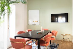 Magnifique espace avec couleurs pop et �quipements design - Image 5