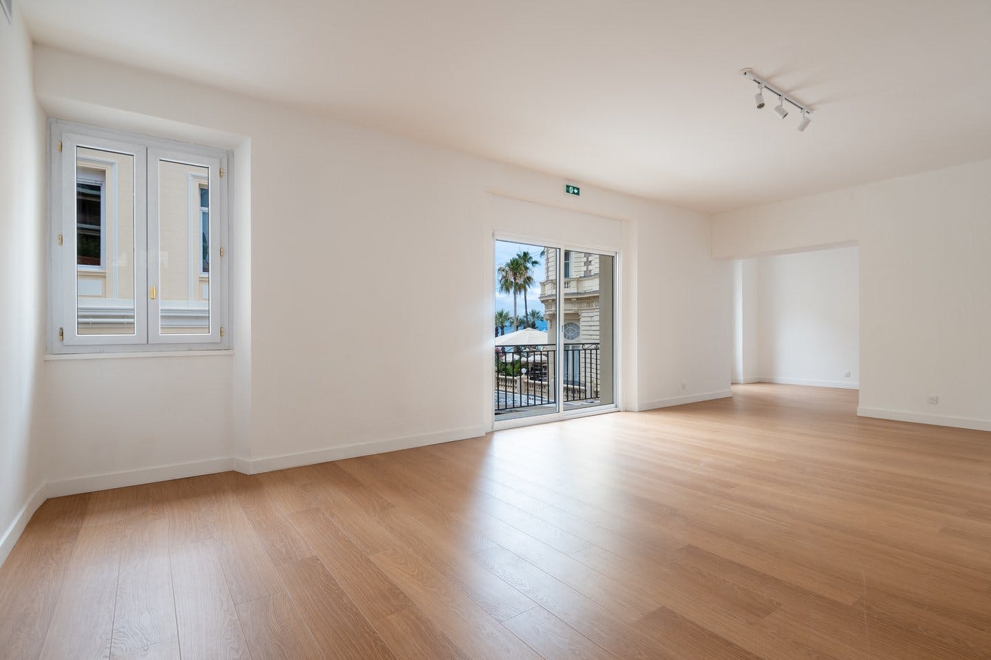 Espace Croisette - Large Commercial Venue in Cannes