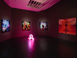 Sleek Storefront Gallery & Event Space in Prime Tribeca Art District - Image 14