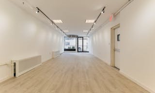 Beautiful White Box in Tribeca - Image 1