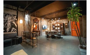 Elevate Your Event Experience in Istanbul's Chic Studio - Image 5