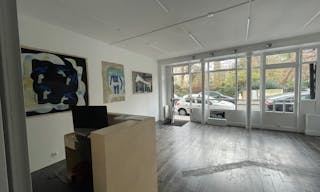 Spacious and bright Gallery Space - Image 8