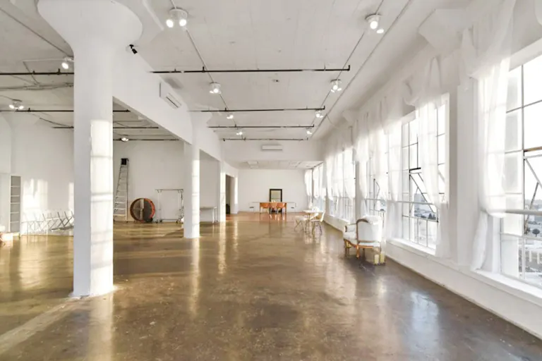 DTLA Penthouse Studio - Image 4