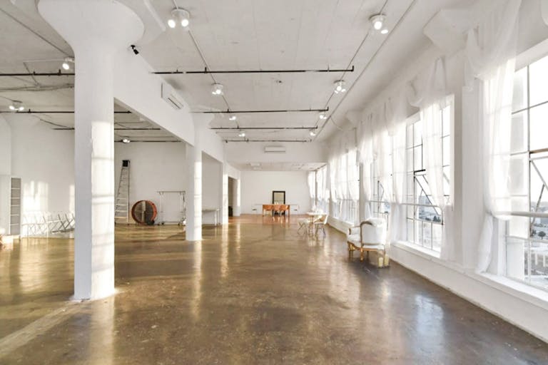 DTLA Penthouse Studio - Image 4