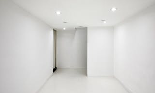 Espace white cube sur rue en plein Marseille - Image 8