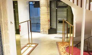 Espace de 2 étages au cœur du Marais. - Image 1