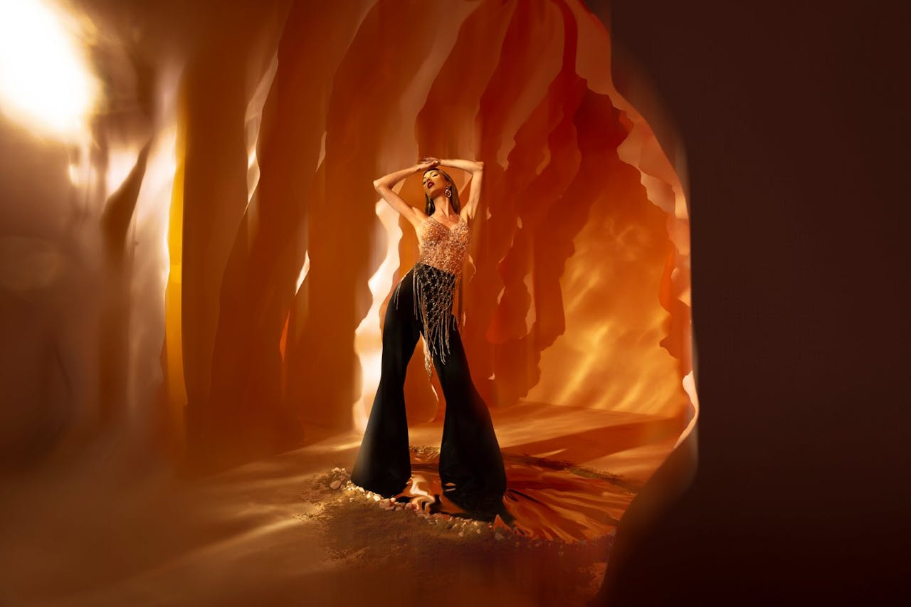 Pre-Lit Cyc Wall Photo Studio - Film / Video Cyclorama with RGB / Design Sets Available - Image 1