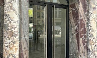 Unique space Boulevard haussmann Paris - Image 4