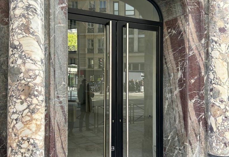 Unique space Boulevard haussmann Paris - Image 4