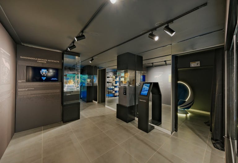 Exclusive Venue in Historic Metropolitan District - Image 4