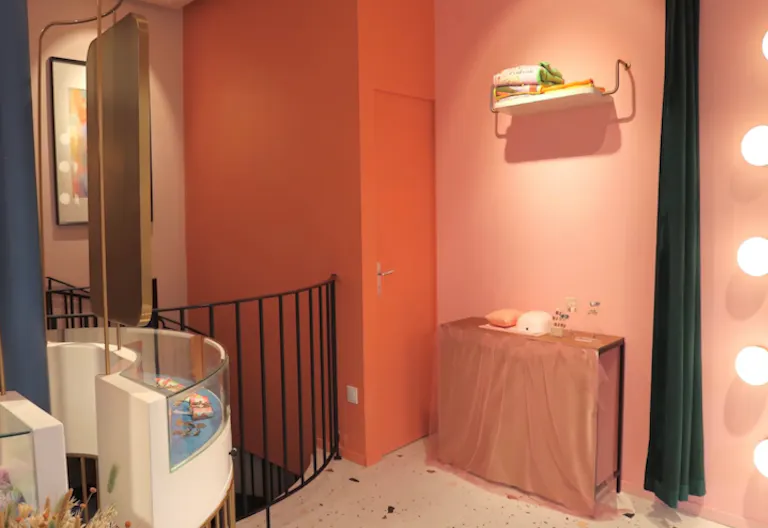 Charming Boutique in Le Marais - Image 4