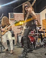 Store Stage at Nivessa Hollywood - Image 20