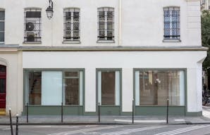 Boutique �ph�m�re / Pop-up / Galerie/Showroom au coeur du Marais - tr�s lumineux avec 8 m de vitrines en angle - Arts et M�tiers - Image 3