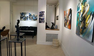 Sophisticated Gallery near Le Bon March� - Image 8