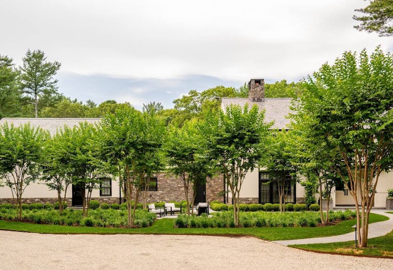 Luxurious 8 Bedroom House with Pool/Tennis Court - East Hampton - Image 2