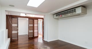 Standard Retail Space on the UES - Image 3