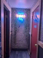 Lively and fully equipped sports bar located in the heart of Spanish Harlem - Image 5