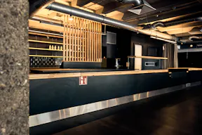 Large Retail & Experience Floor Near Alexanderplatz - Image 8