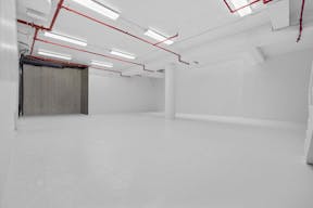 Storefront Whitebox Event Venue Photo Video Studio Art Gallery - Image 12