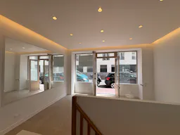 Vitrines Attrayantes pour Showroom à Levallois-Perret - Image 2