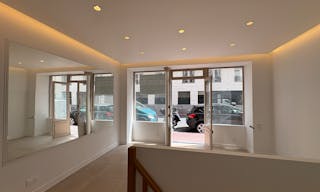 Vitrines Attrayantes pour Showroom à Levallois-Perret - Image 2