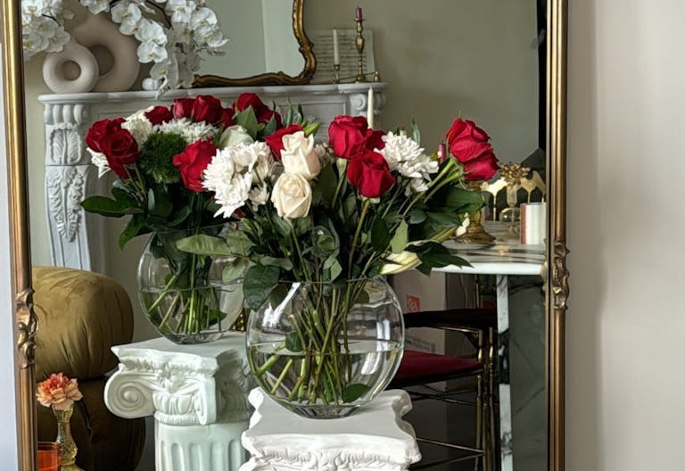 Bohemian meets Vintage apartment - Natural Light, Mantle & Brass Vintage Pieces - Image 3