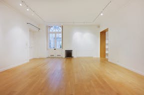 Une galerie confidentielle avec une adresse remarquable - Image 3