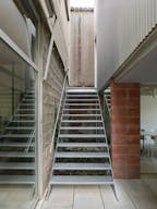 Espace de 100m2 de type atelier connect� � un jardin et � la rue-lieu polyvalent et charmant - Image 6