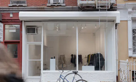 Street-Level Pop-Up, Showroom & Gallery Space in New York - Image 0