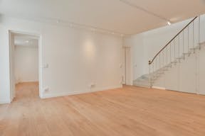 Showroom Boutique in Canal Saint Martin - Image 11