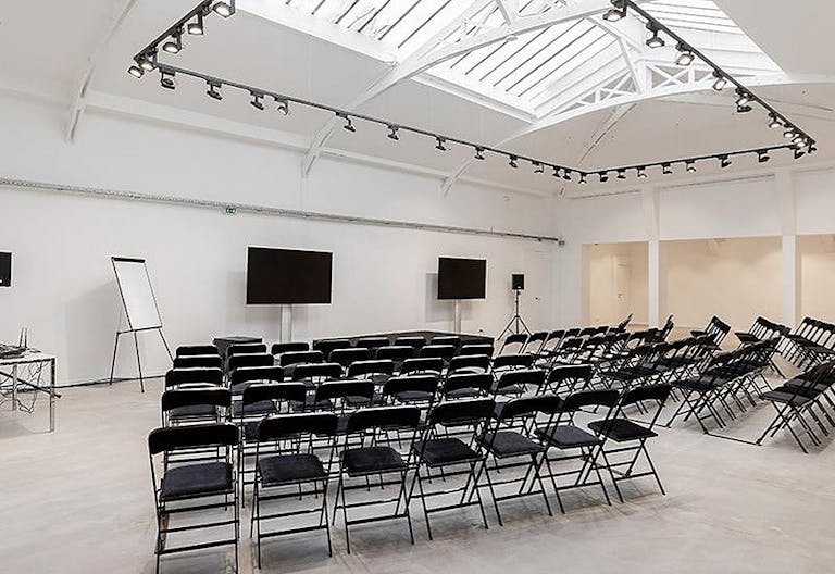 Superb Creative Space in Le Marais - Image 4