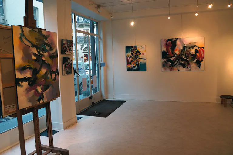 Sophisticated Gallery near Le Bon March� - Image 0