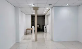 White-Box Space in Le Marais - Image 1