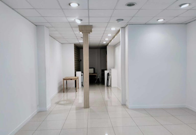 White-Box Space in Le Marais - Image 1