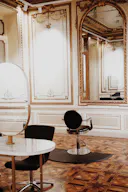 Boutique quartier privil�gi� centre ville de Marseille, espace atypique . - Image 2