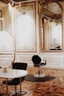 Boutique quartier privil�gi� centre ville de Marseille, espace atypique . - Image 2