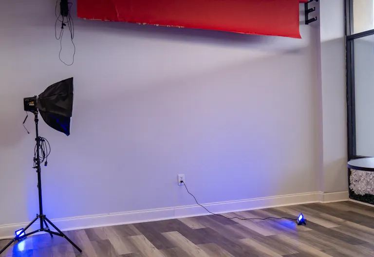 Natural Light Creative Space! - Image 3