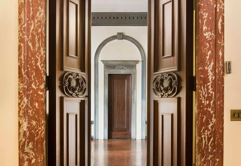 Historic Showroom in Prime UES - Image 2