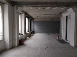 Prime Location Boutique on Rue de Rivoli - Image 19